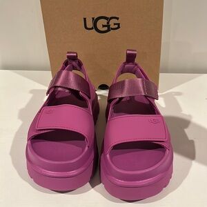 UGG GoldenGlow Sandal